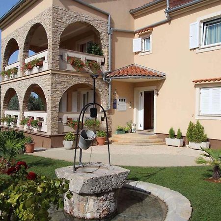 Malinska Apartment 1 Sveti Anton  Esterno foto