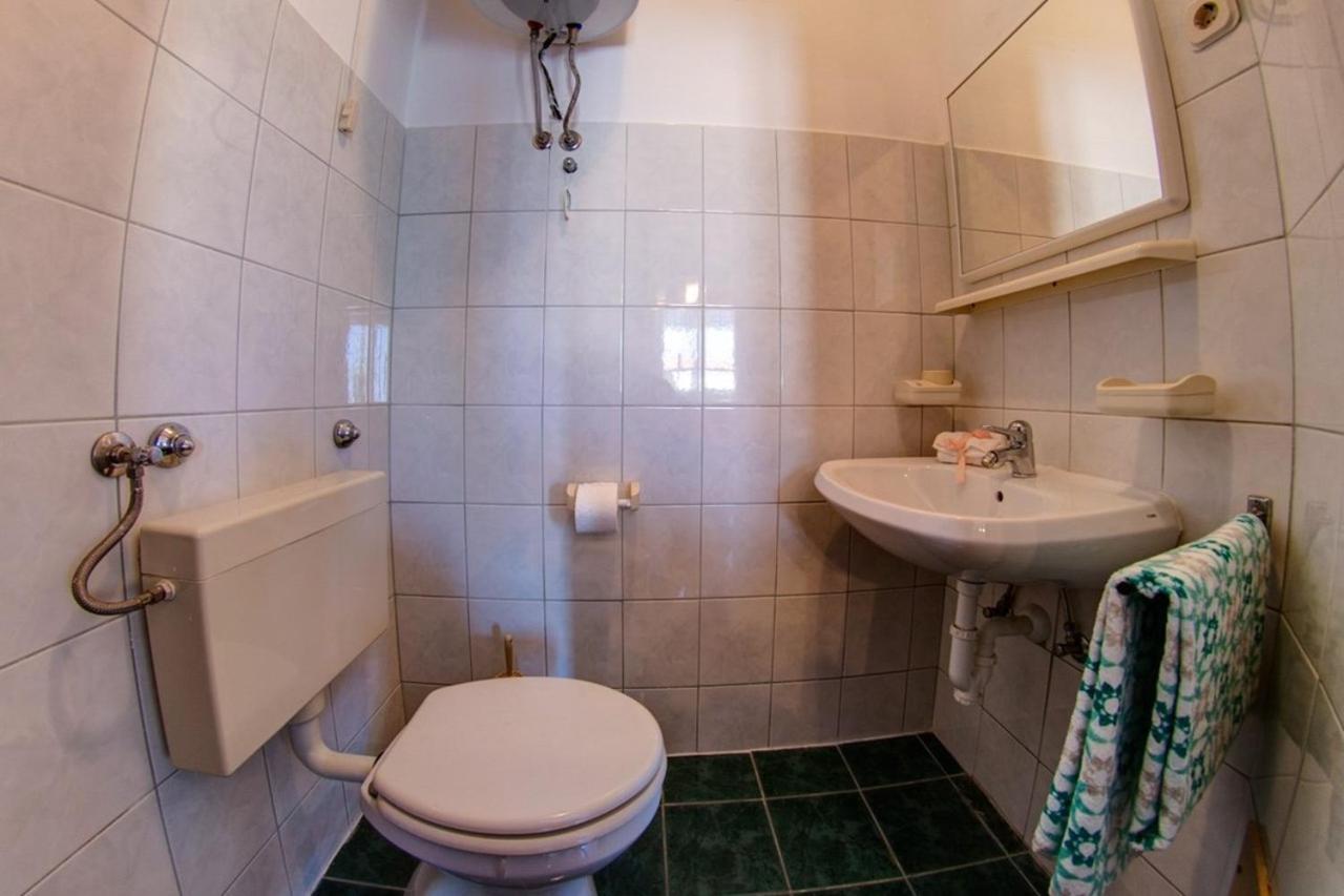 Malinska Apartment 1 Sveti Anton  Esterno foto